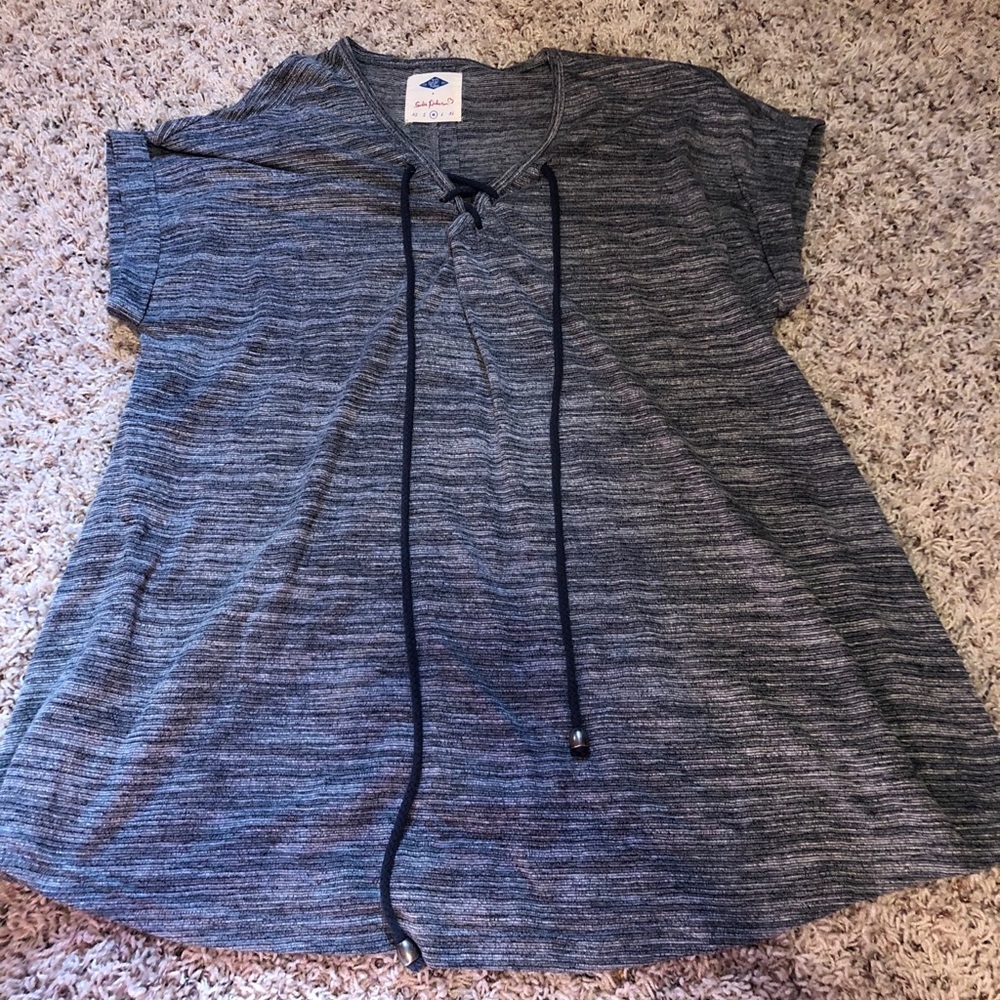 Beautiful navy boxy T-shirt
